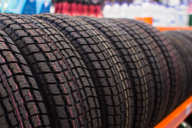 REIFENWECHSEL UND LAGERUNG